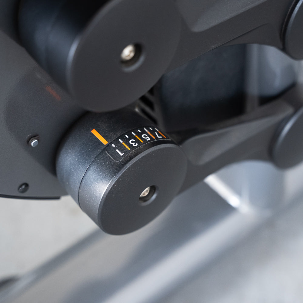 Close-up of an adjustable dial on Elite Plus Pec/Rear Delt machine.