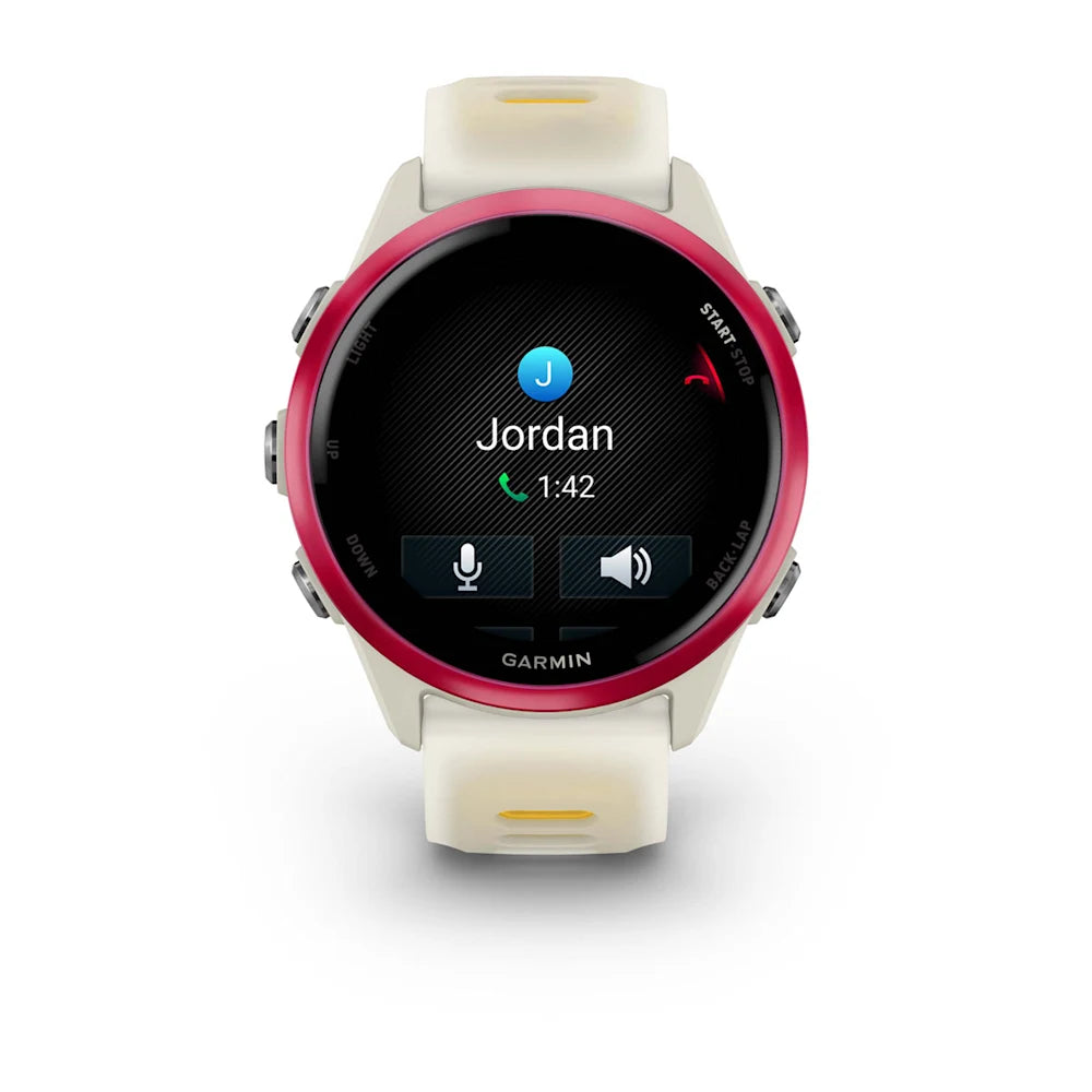 Garmin Forerunner 570 Raspberry 42 mm – buckle hardware detail