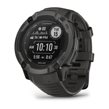 Garmin Instinct 2X Solar Graphite – rear sensor and charger close-up