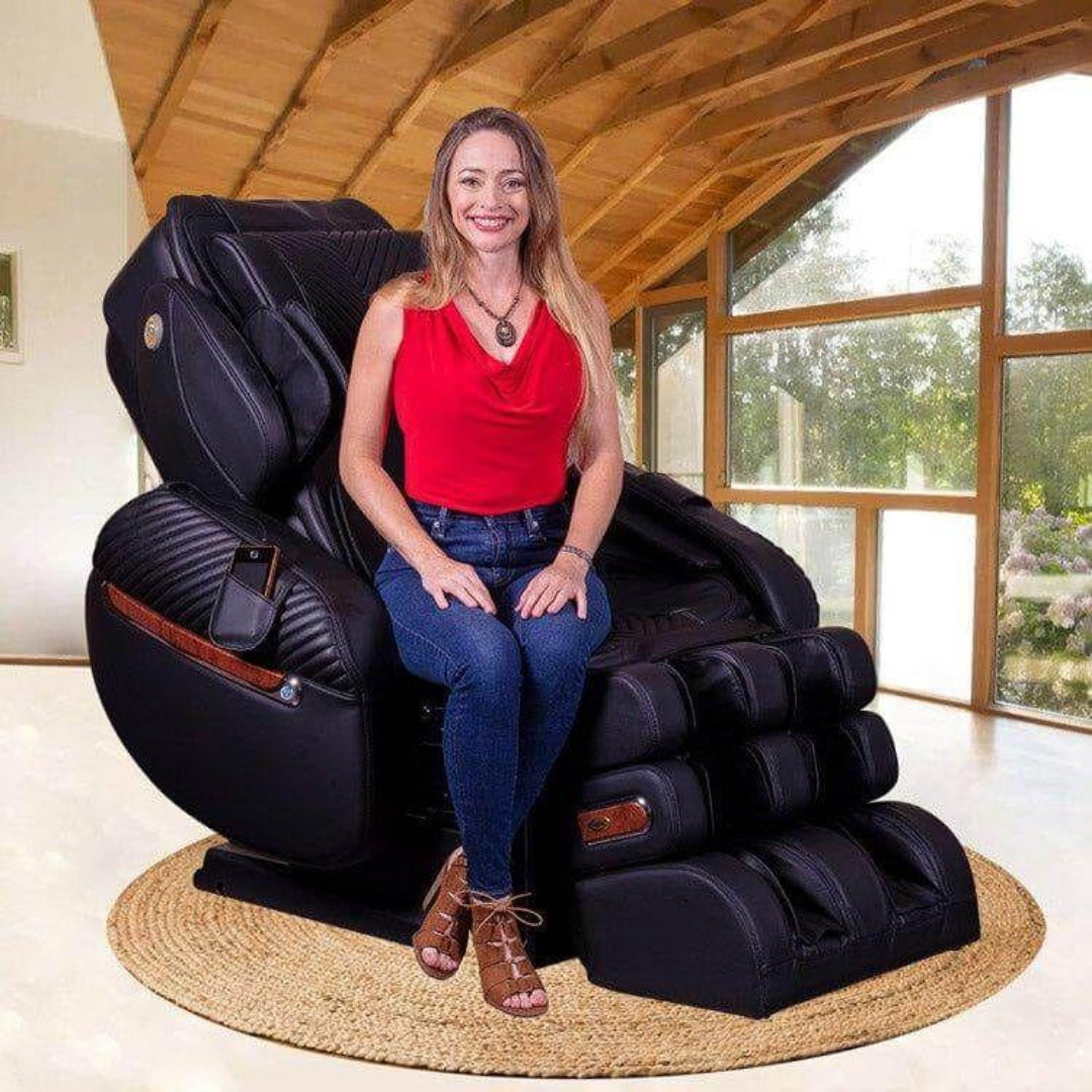 Luraco I9 Max PLUS Billionaire Edition Massage Chair With A Model