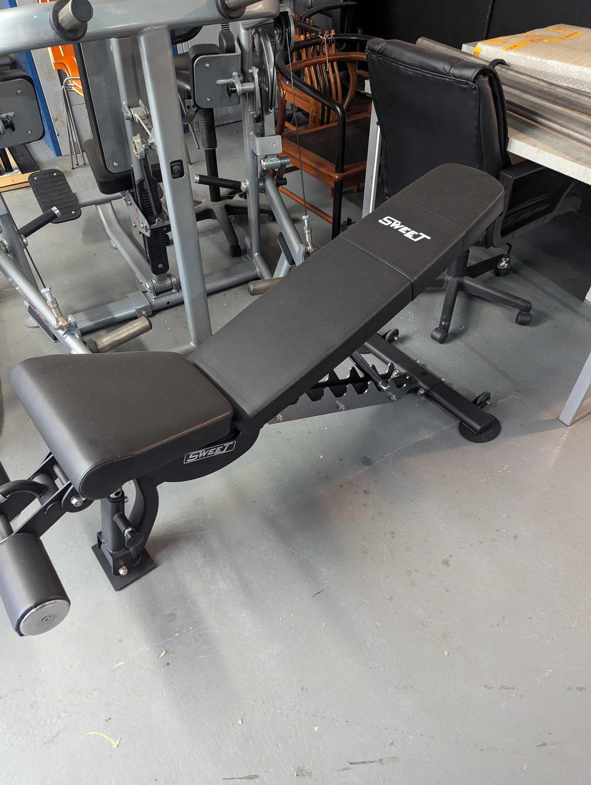 Muscle D Fitness Sweet Flat / Incline / Decline Adjustable Bench