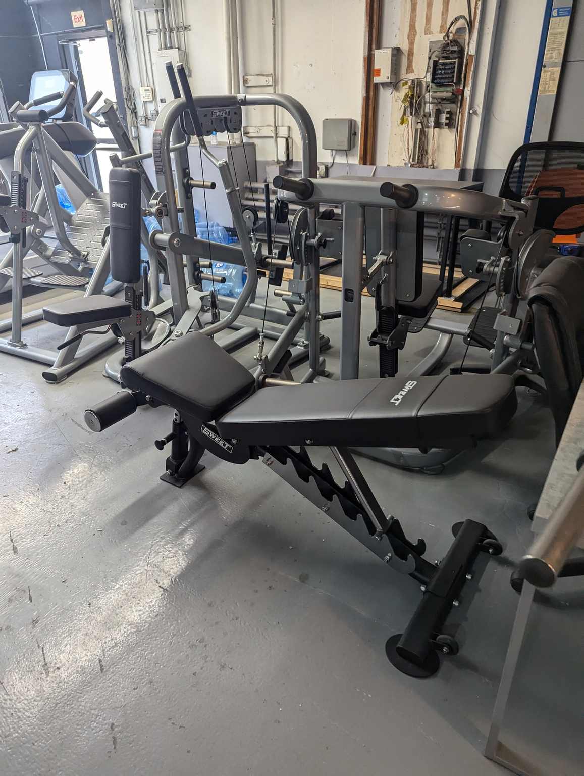 Muscle D Fitness Sweet Flat / Incline / Decline Adjustable Bench