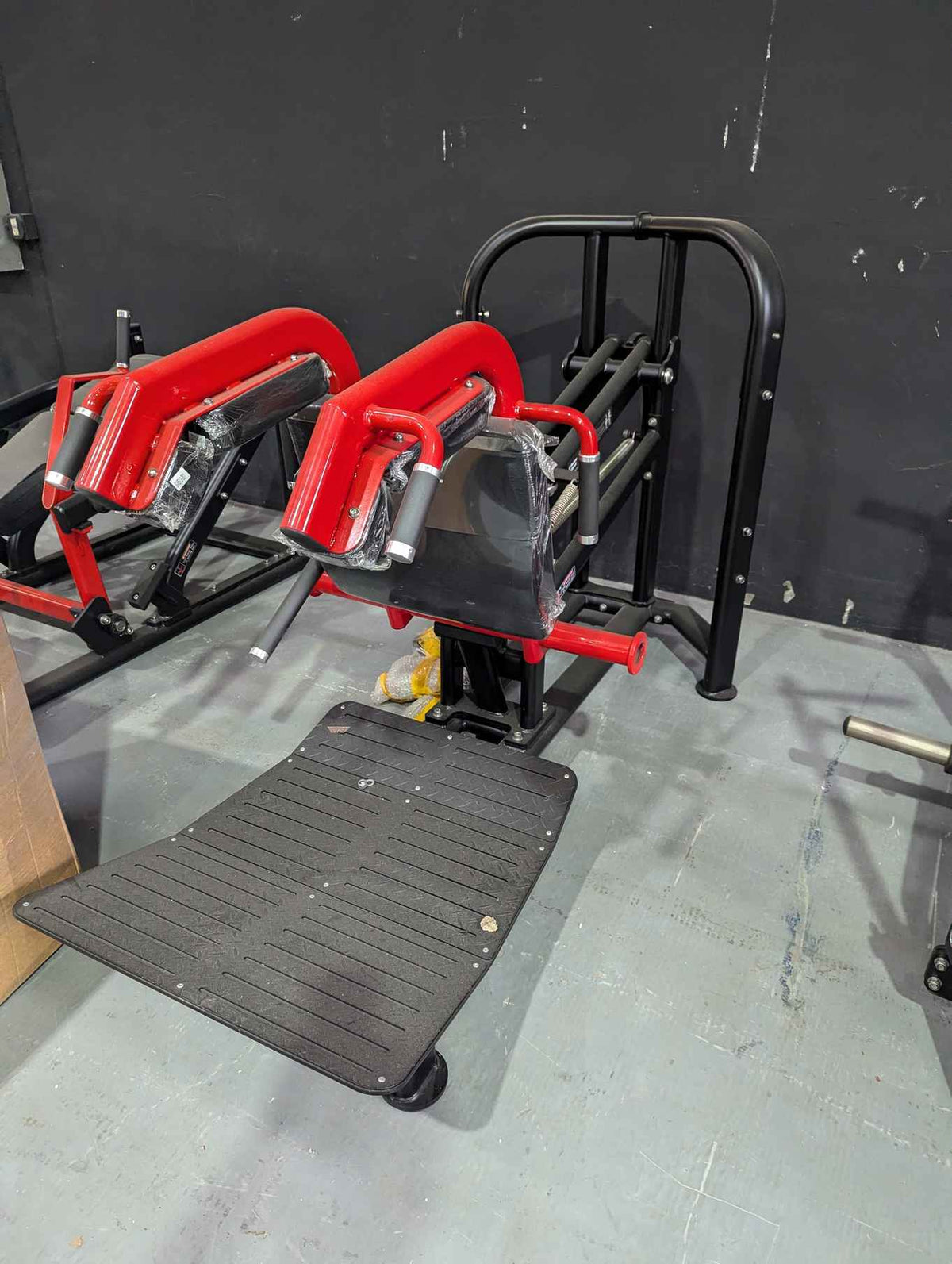 Muscle D Fitness Sweet Hack Squat