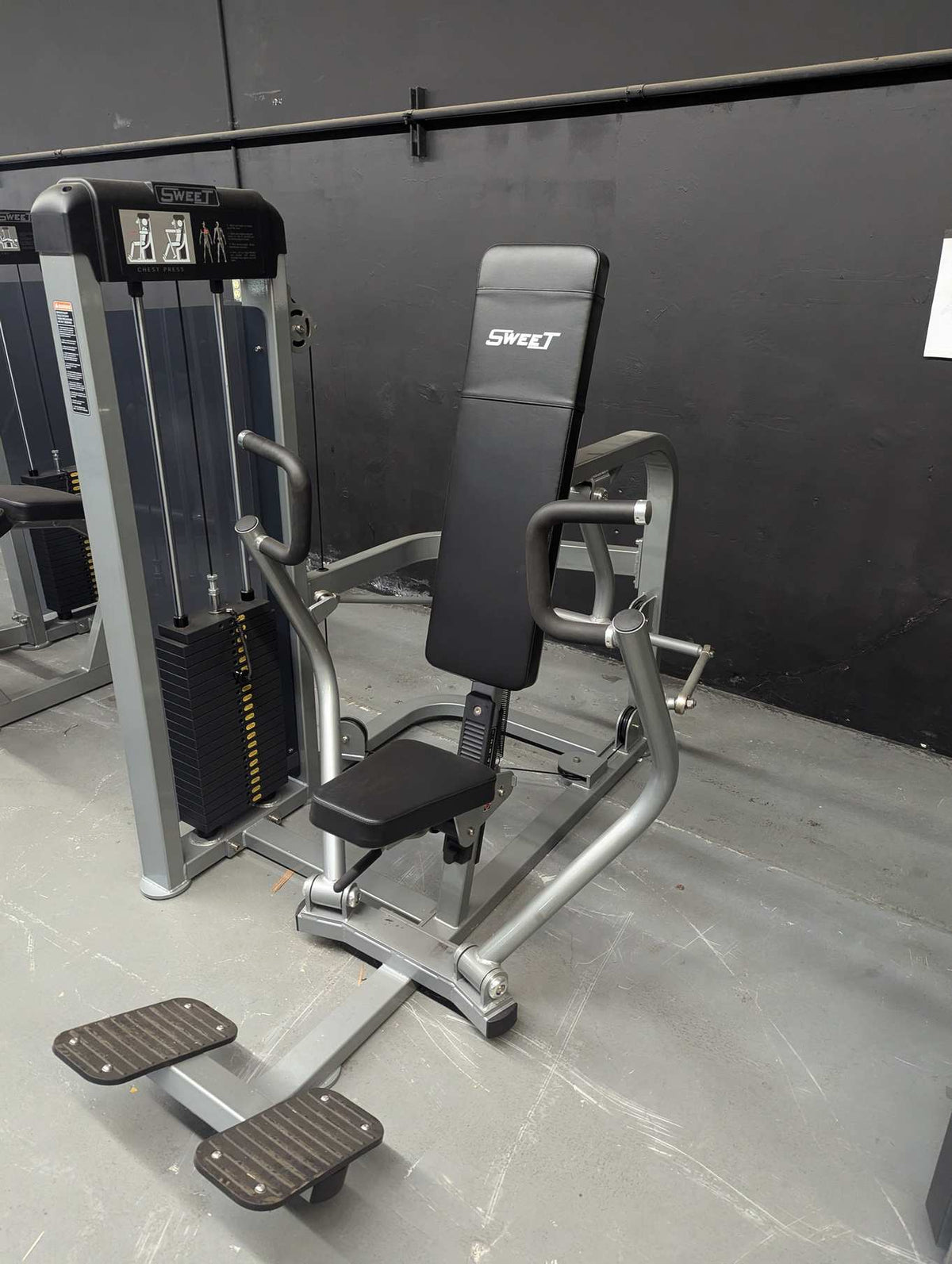Muscle D Fitness Sweet Selectorized Chest Press